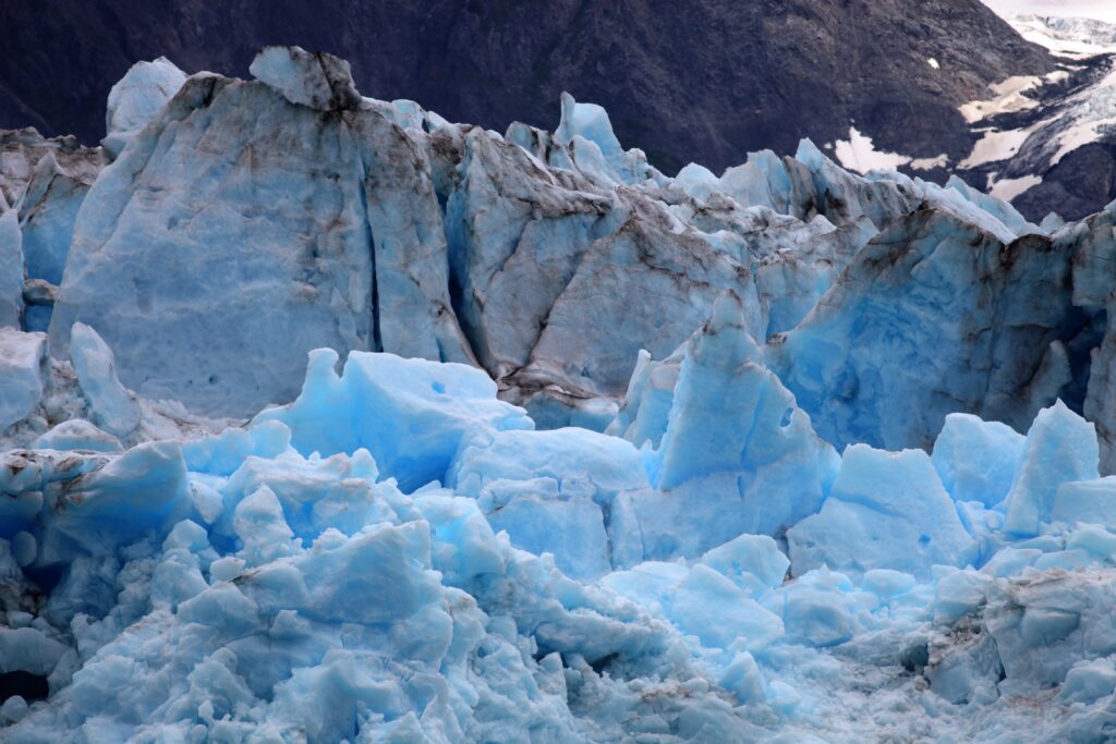 Las principales diferencias y similitudes entre icebergs y glaciares