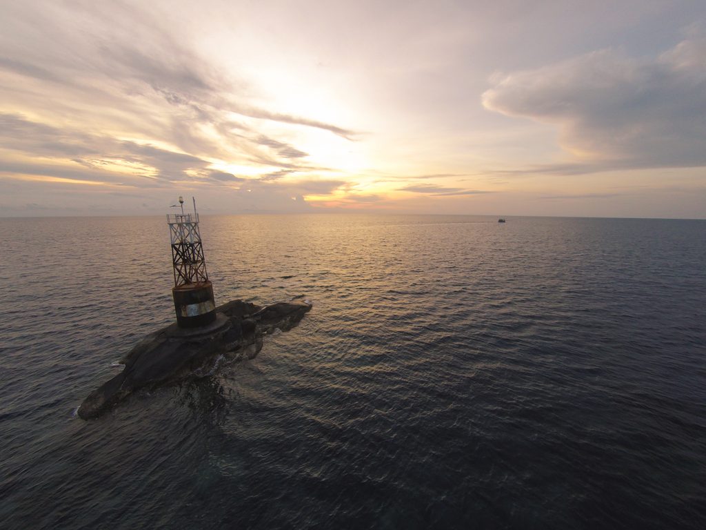 LOS OCEANOS Y EL PETROLEO
